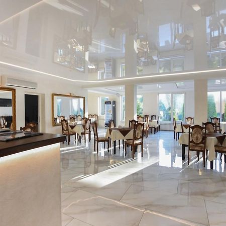 Hotel Continent Polyana  Extérieur photo