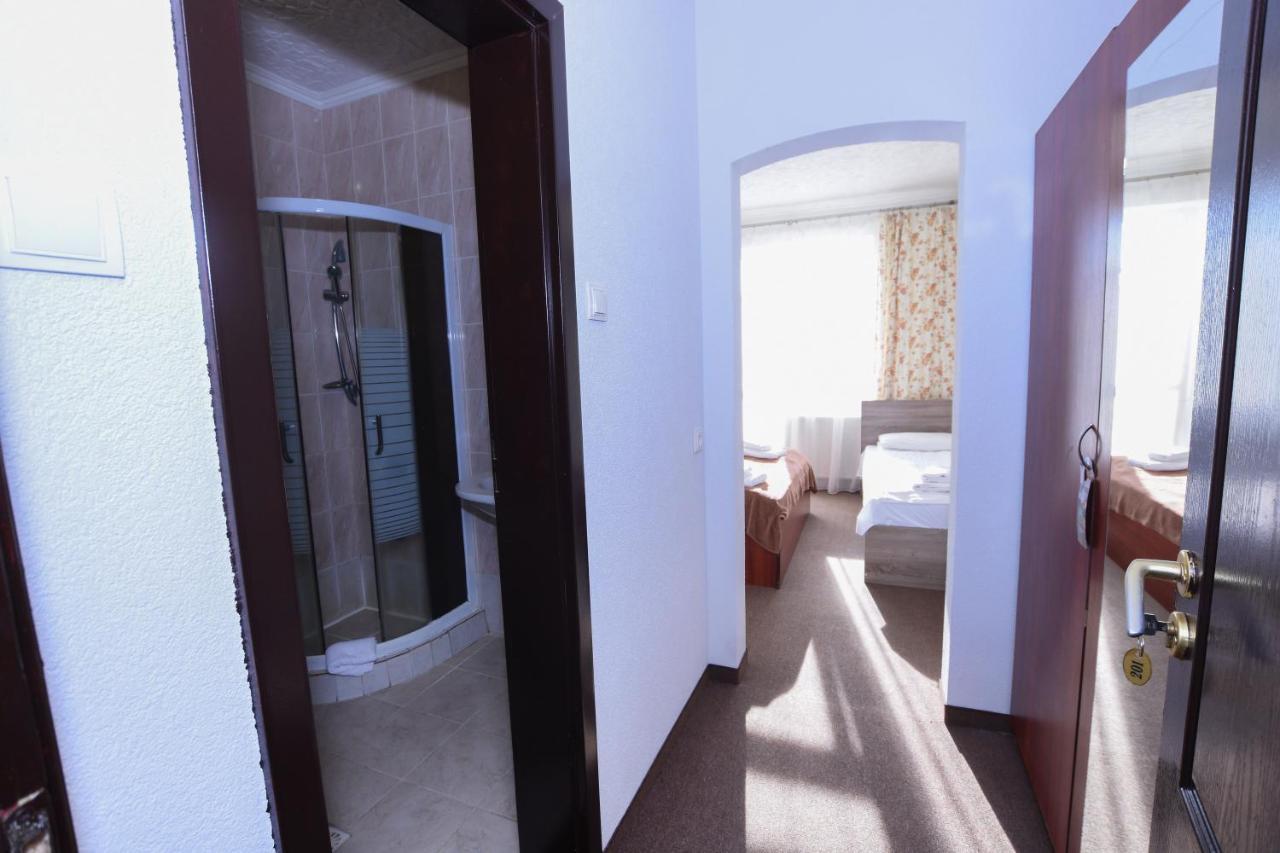 Hotel Continent Polyana  Extérieur photo