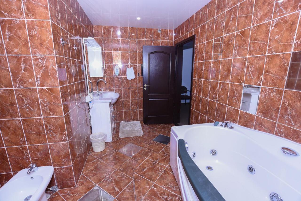Hotel Continent Polyana  Extérieur photo