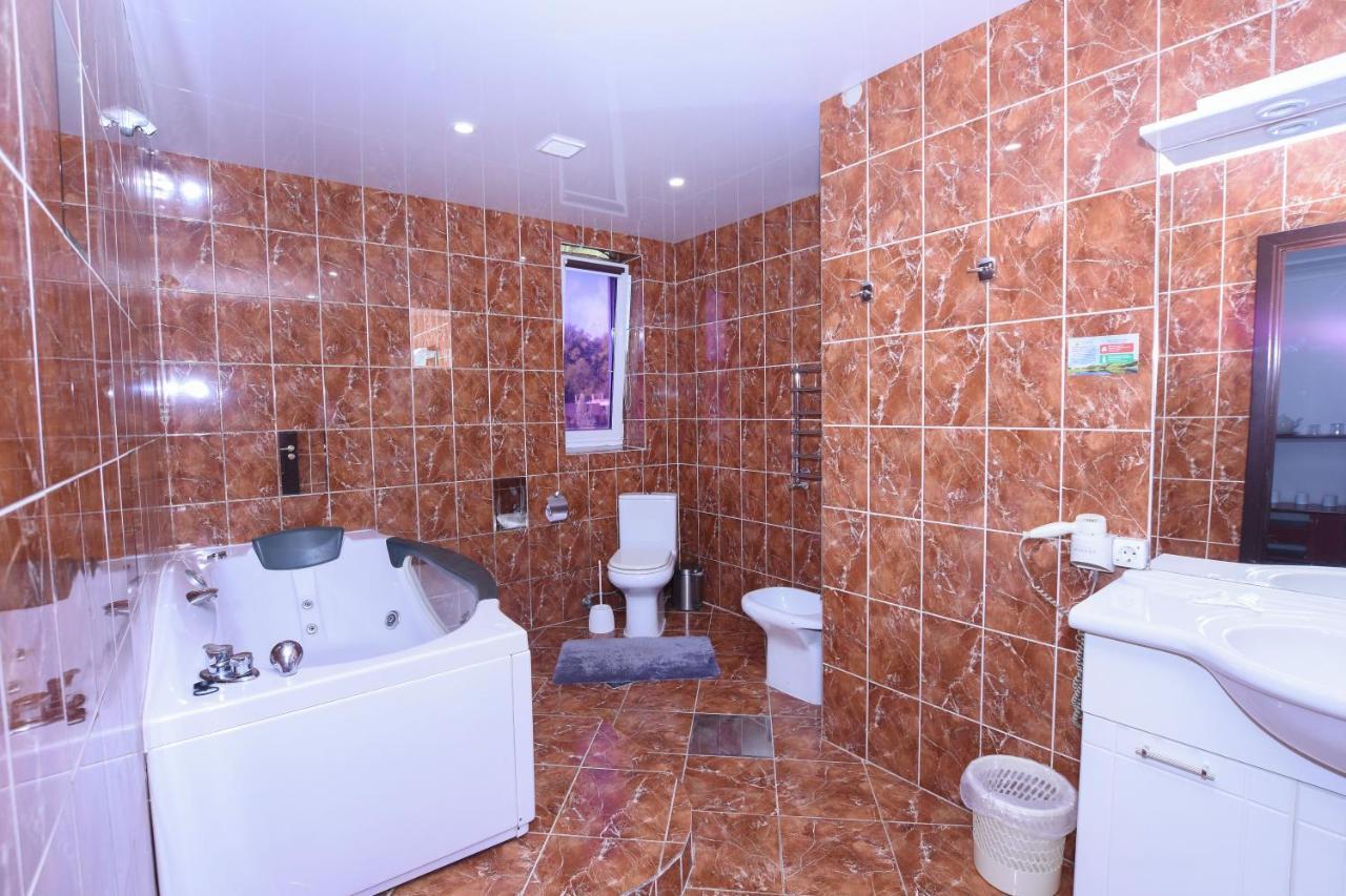 Hotel Continent Polyana  Extérieur photo