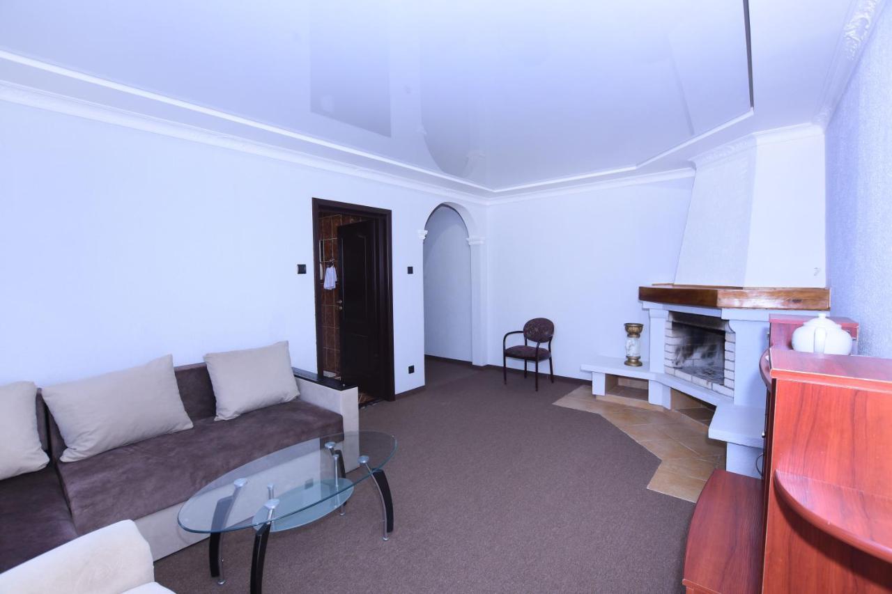 Hotel Continent Polyana  Extérieur photo