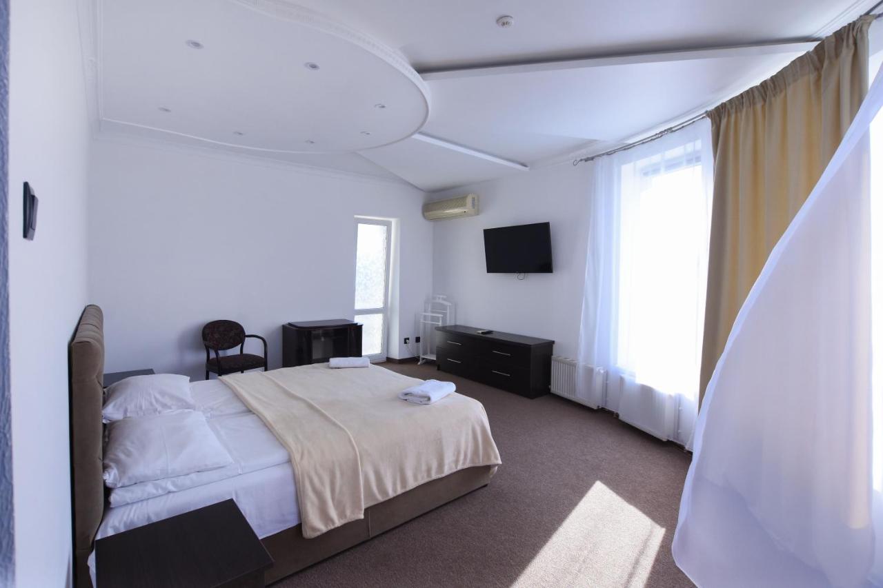 Hotel Continent Polyana  Extérieur photo