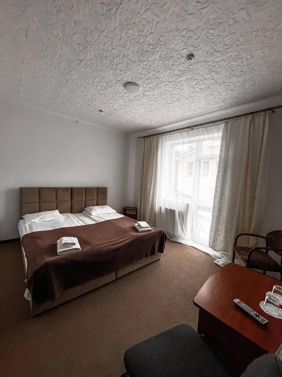 Hotel Continent Polyana  Extérieur photo