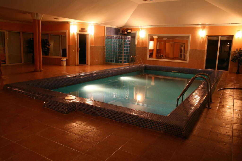 Hotel Continent Polyana  Extérieur photo